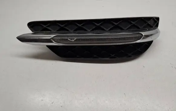 Mercedes-Benz C W204 LED Daytime headlight A2048803324 606322 606122