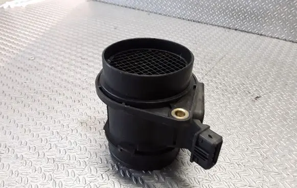 Volvo S40, V40 Mass air flow meter 7700105010B 5WK9615