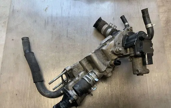 Hyundai Santa Fe EGR valve 284102F600 16D142414