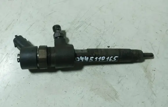 Opel Zafira B Fuel injector 0445110165