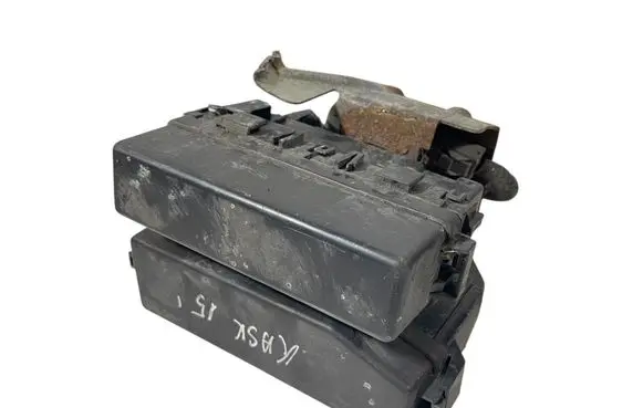 Nissan Qashqai Fuse box set 243824BA2D 243135720A