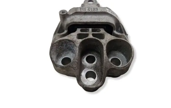 Opel Mokka Engine mount bracket 95324133