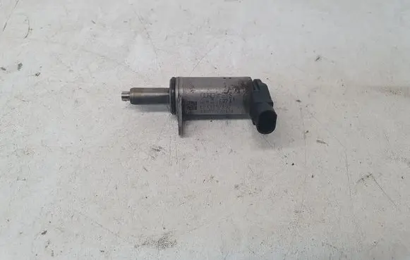 Audi A6 S6 C6 4F Camshaft vanos timing valve 06H103697A