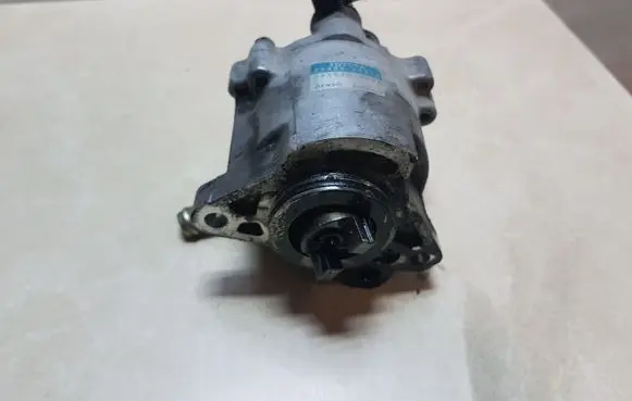 Nissan Qashqai Vacuum pump 2930027010