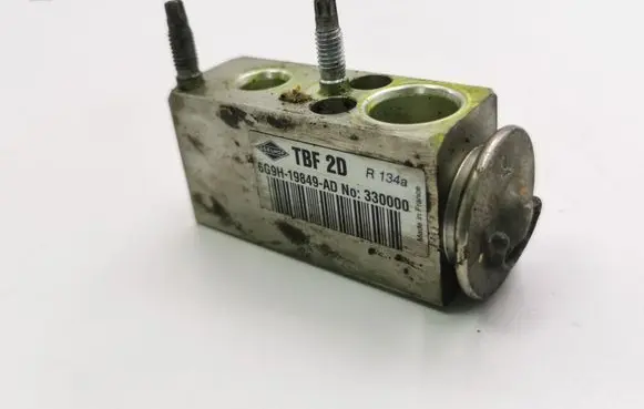 Air conditioning (A/C) expansion valve