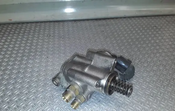 Audi A6 S6 C6 4F Fuel injection high pressure pump hfs853a101