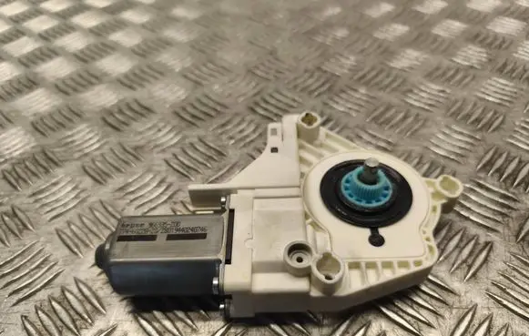 Audi A4 S4 B8 8K Front door window regulator motor 8K0959801A