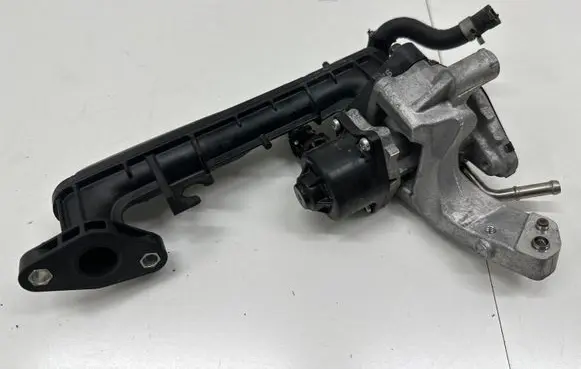 Toyota Camry VIII XV70 Thermostat/thermostat housing 2562025040