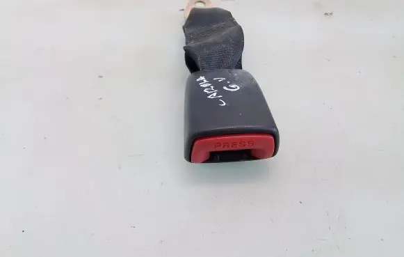 Toyota Corolla Verso E121 Middle seatbelt buckle (rear) 