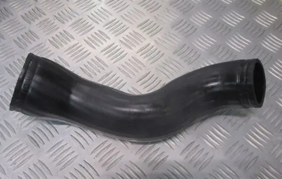Volvo V70 Intercooler hose/pipe 30680218