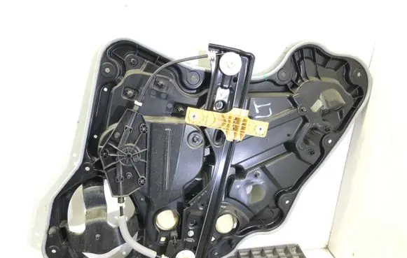 Regulador de puerta trasera con motor