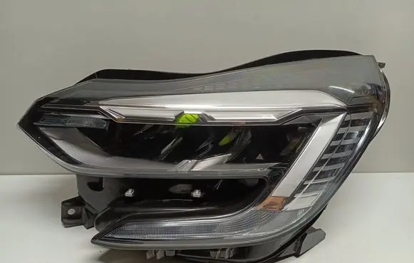 Renault Captur II Headlight/headlamp 