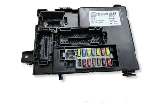 Opel Meriva B Central body control module 39013500