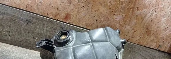 Volvo V70 Coolant expansion tank/reservoir 6G918K218