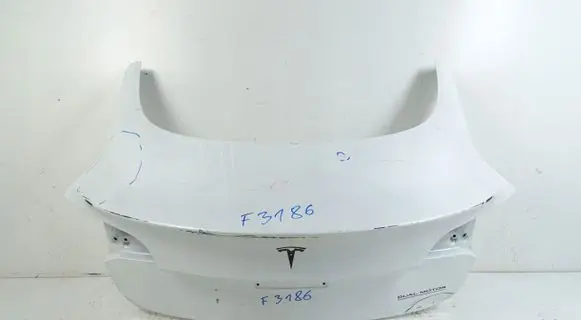 Tesla Model 3 Tailgate/trunk/boot lid