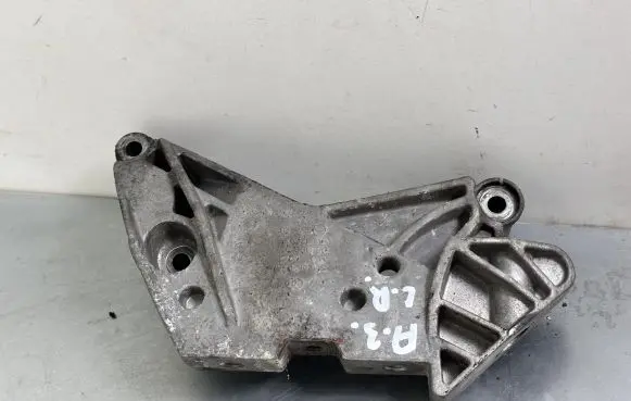 Audi A3 S3 A3 Sportback 8P Engine mounting bracket 06J199207P
