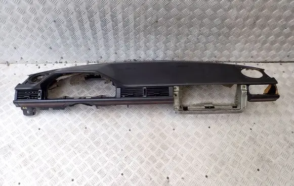 Mercedes-Benz E W124 Dashboard 