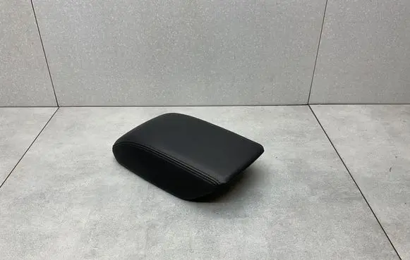 Audi Q3 8U Armrest