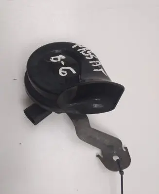 Volkswagen PASSAT B6 Horn signal