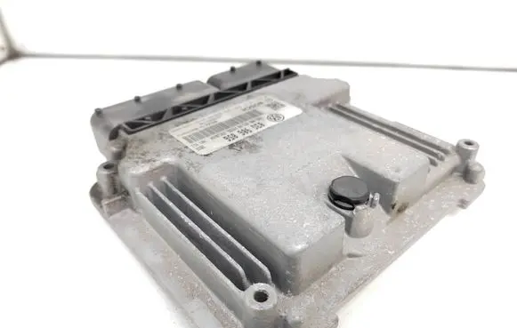 Volkswagen Touran I Engine control unit/module 03G906056 0281014681 03G906021AB