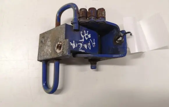 Audi A3 S3 8L Front door lower hinge 