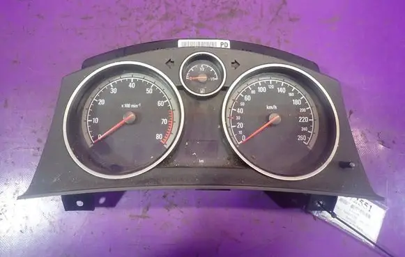 Opel Astra H Speedometer (instrument cluster)