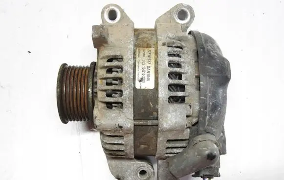 Toyota Avensis T250 Generator/alternator 1042102220