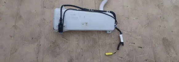 Opel Vivaro Windshield washer fluid reservoir/tank 9809803680