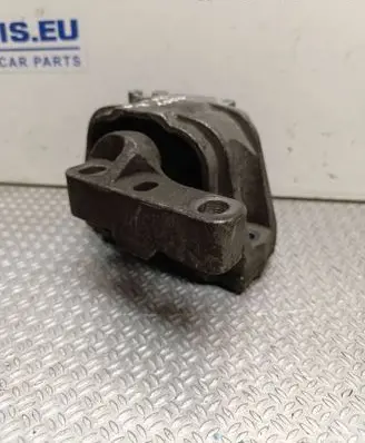 Engine mount bracket