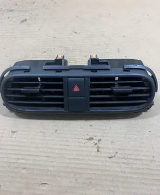 Opel Agila B Dash center air vent grill 7384151K0