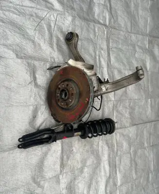 Alfa Romeo Stelvio Front wheel hub spindle knuckle 00505415510 05890