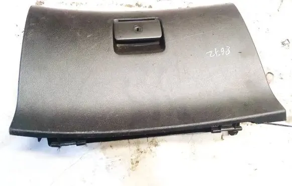 Peugeot 307 Glove box