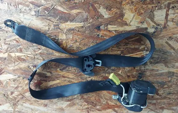 Volkswagen Multivan T5 Front seatbelt 7H5857806E