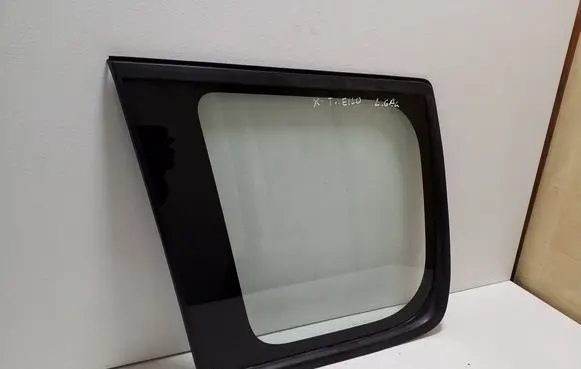 Nissan X-Trail T30 Rear side window