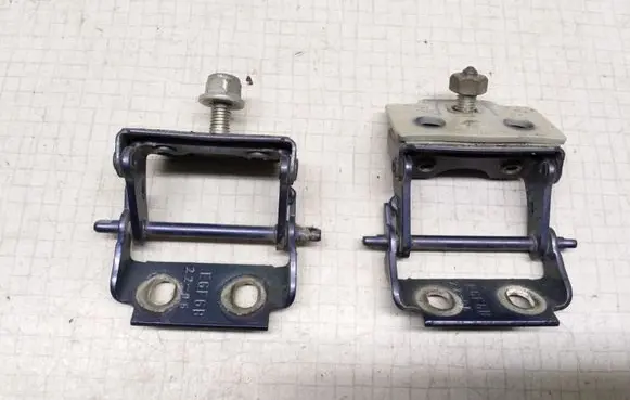 Ford Fiesta Tailgate/trunk/boot hinge