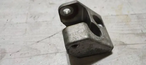 Volvo V40 Engine mounting bracket 31359644 CH1BB