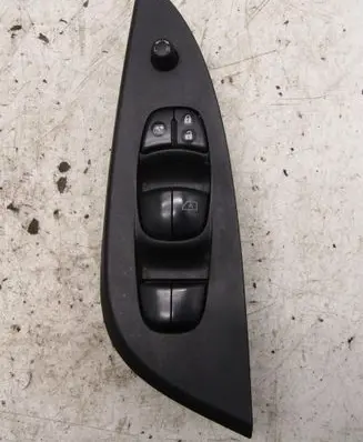 Nissan Pulsar Quarter vent window switch 809603ZP0A