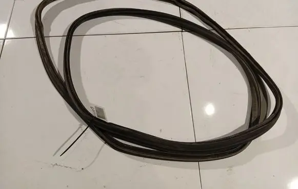 Subaru Legacy Trunk rubber seal (body) 