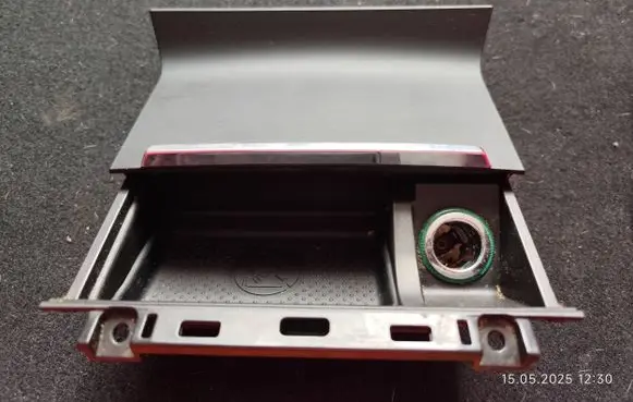 Skoda Superb B6 (3T) Ashtray (front) 3T0857962B 4454 3T0863077B