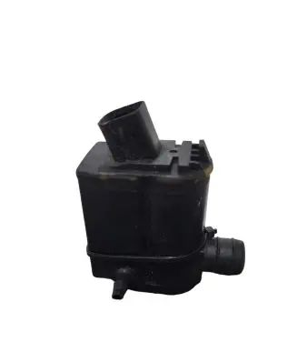 Hyundai Santa Fe Windscreen/windshield washer pump 985103E000
