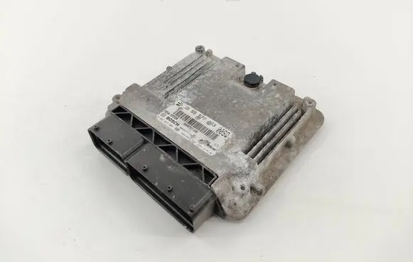 Opel Corsa D Engine control unit/module 55577463