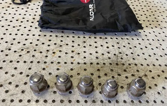 KIA Ceed Nuts/bolts 