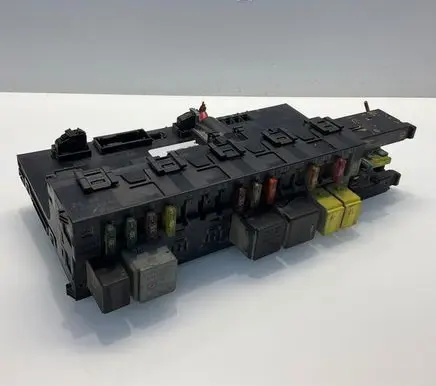 Mercedes-Benz C W203 SAM control unit 2035452401 5DK00848641 A2035452401