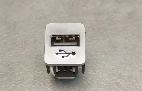 BMW 7 G11 G12 USB socket connector 9368857 74558010