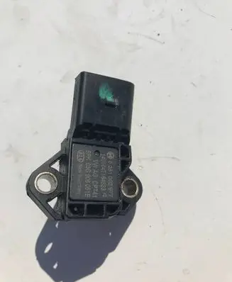 Volkswagen Beetle A5 Air pressure sensor 031471E