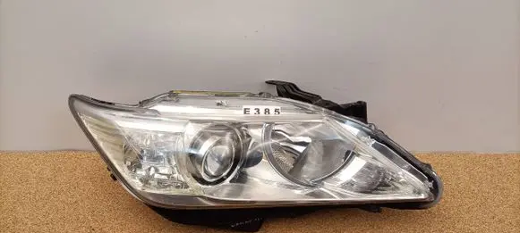 Toyota Camry Headlight/headlamp 81145-33B00