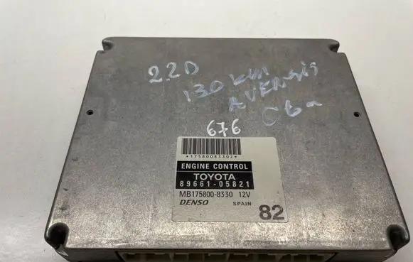 Toyota Avensis T250 Engine control unit/module 8966105821