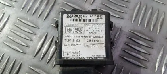 Mazda 323 F Immobilizer control unit/module bj3d675g2 8814910028
