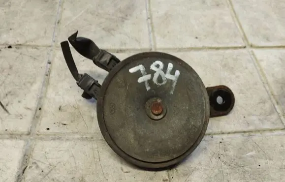Mitsubishi Colt Horn signal 703881163 011163