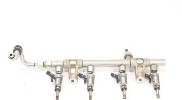 Audi A1 Fuel injector supply line/pipe 06L133317N